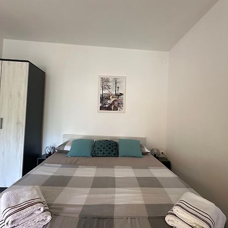 Studio Apartment Coce Trogir Exteriör bild