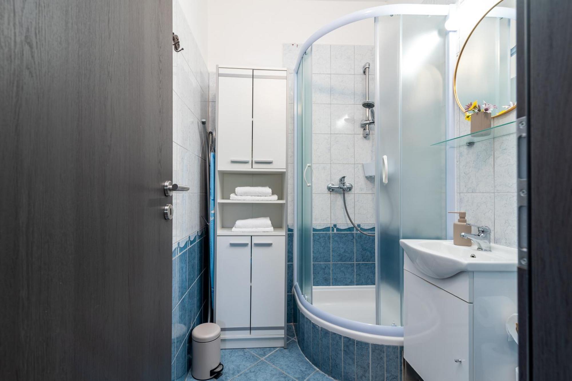 Studio Apartment Coce Trogir Exteriör bild