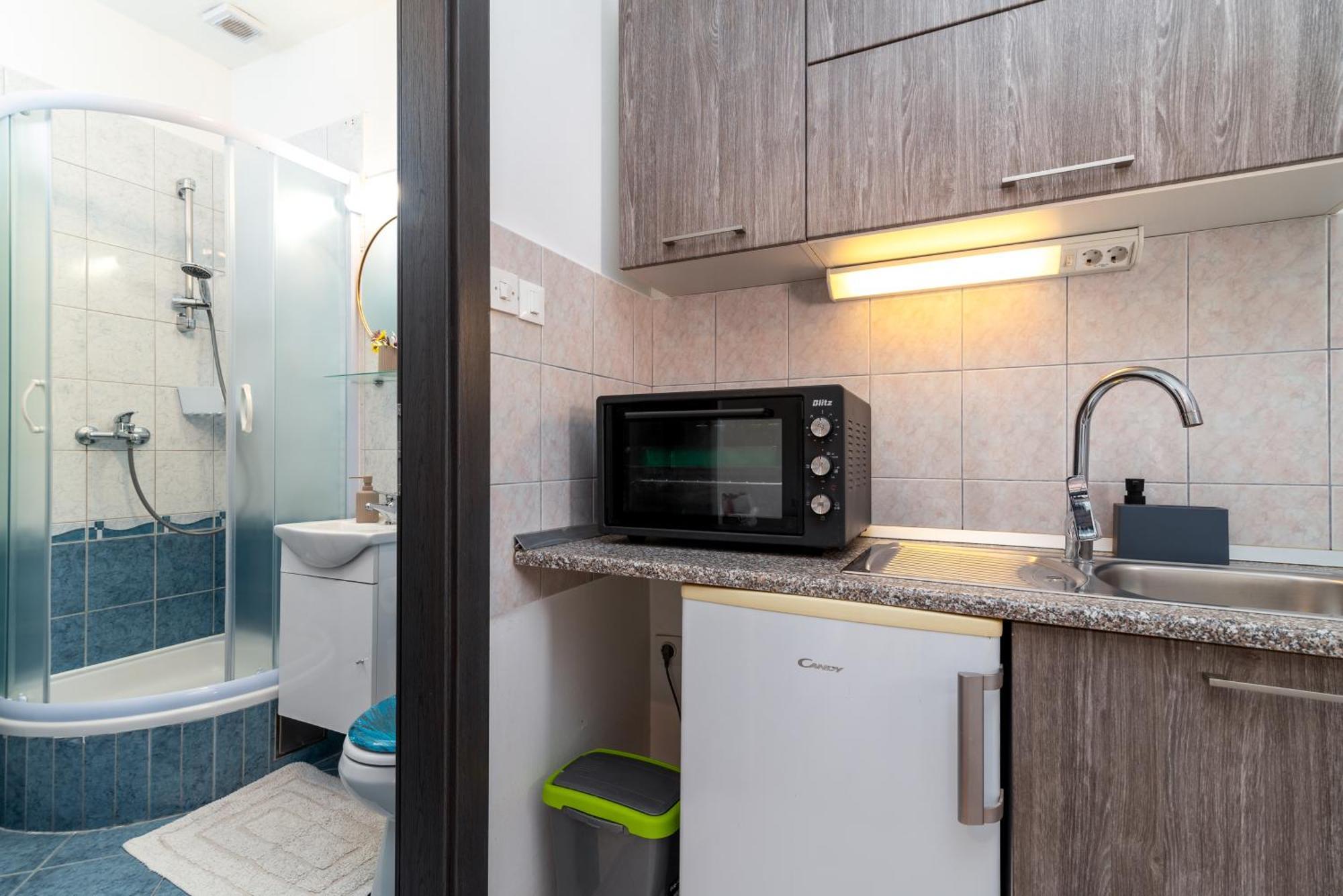 Studio Apartment Coce Trogir Exteriör bild