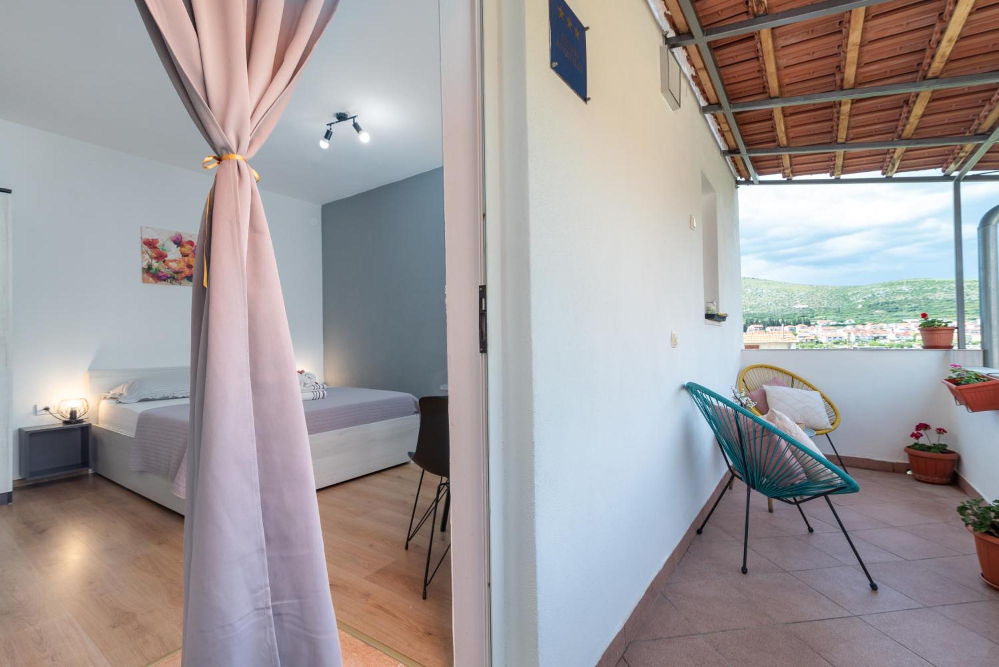 Studio Apartment Coce Trogir Exteriör bild