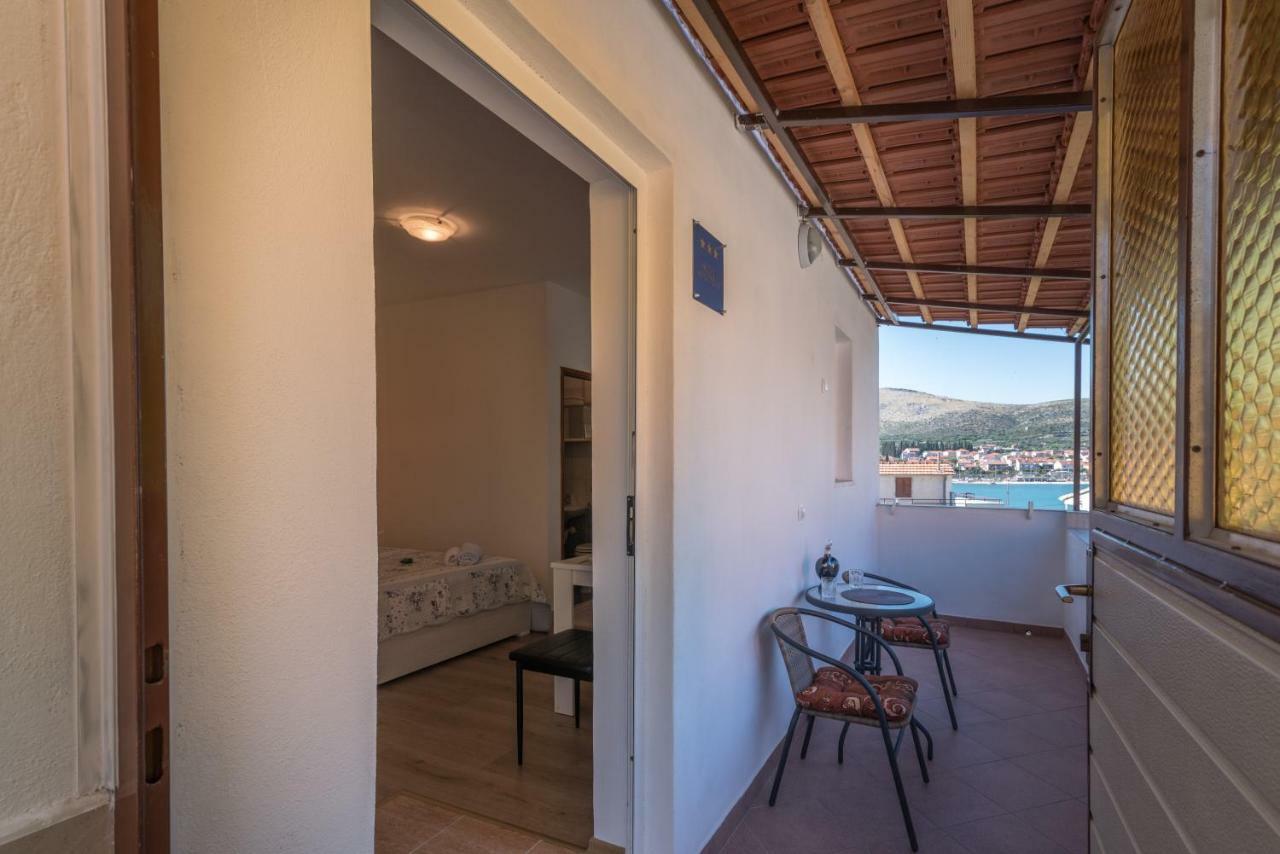 Studio Apartment Coce Trogir Exteriör bild