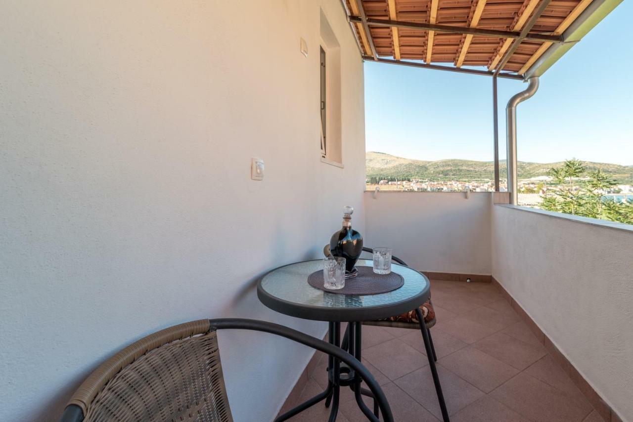 Studio Apartment Coce Trogir Exteriör bild
