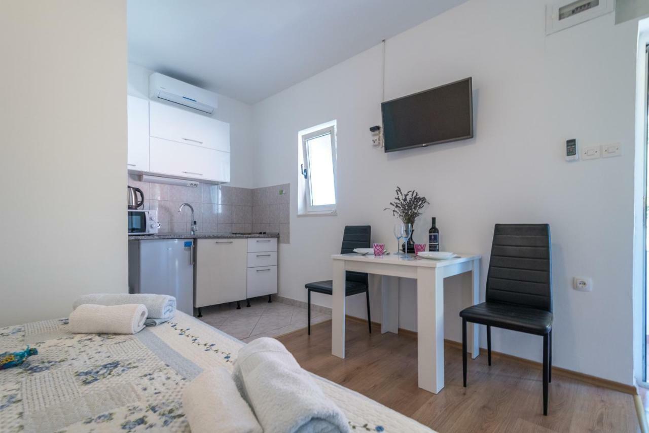 Studio Apartment Coce Trogir Exteriör bild