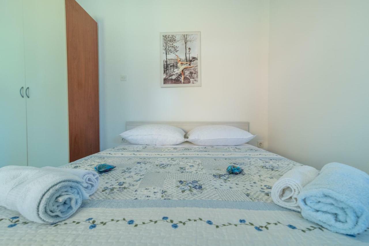 Studio Apartment Coce Trogir Exteriör bild